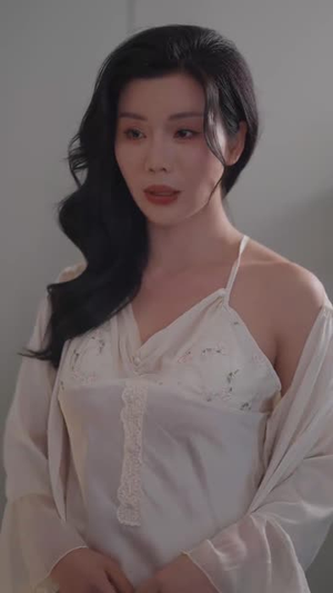 住进阿姨家后，我觉醒了时间暂停（83集）每日短剧分享更新